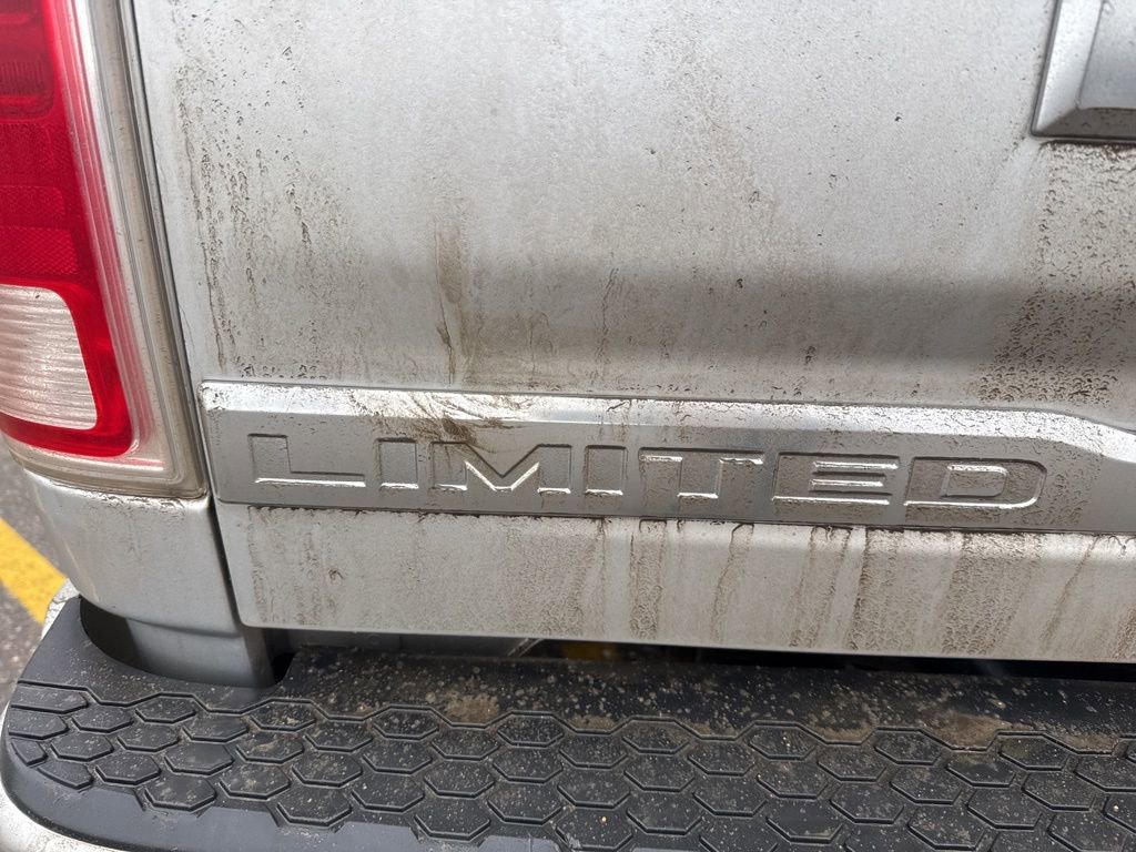 Used 2017 RAM 3500 Laramie Longhorn image 12