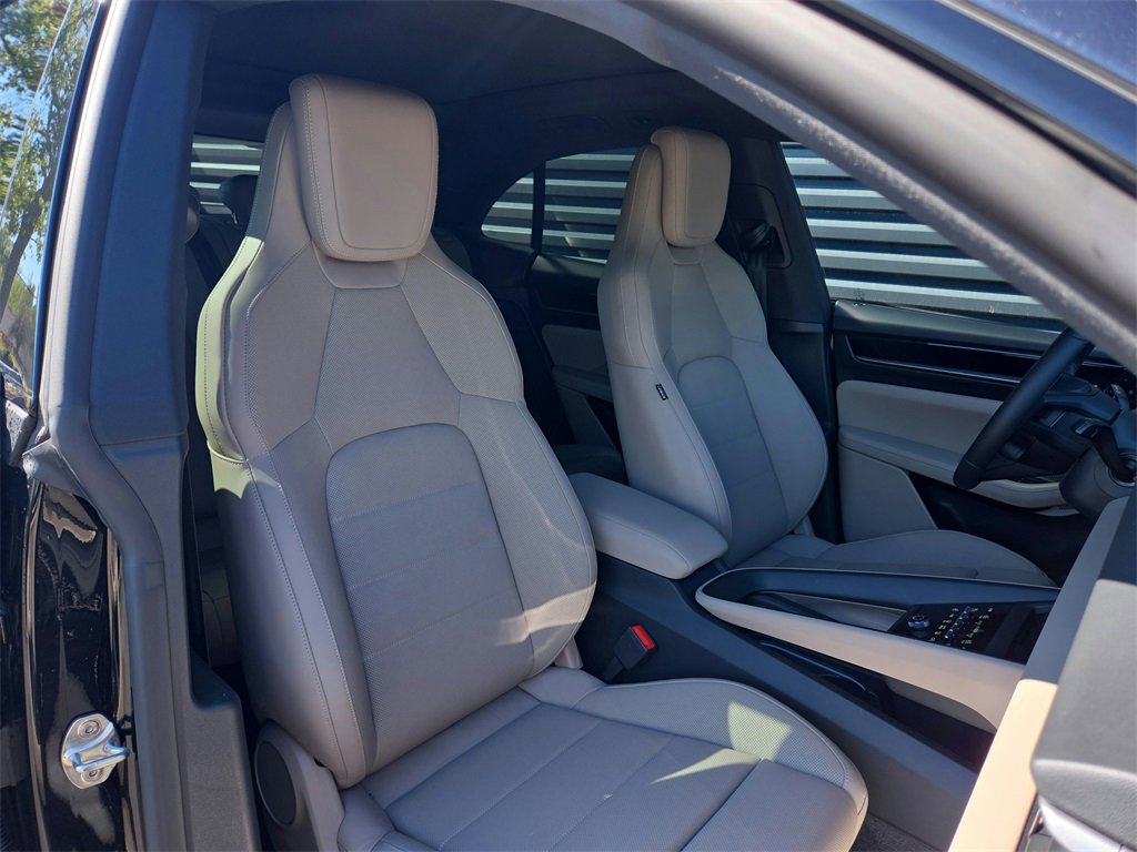 New 2025 Porsche Macan 4S Electric image 20