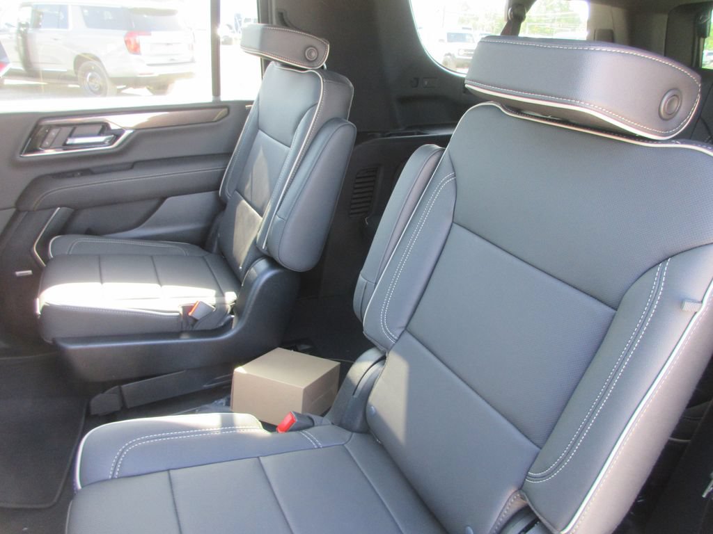 New 2026 GMC Yukon XL Elevation w/ Elevation Premium Package AWD/4WD image 13