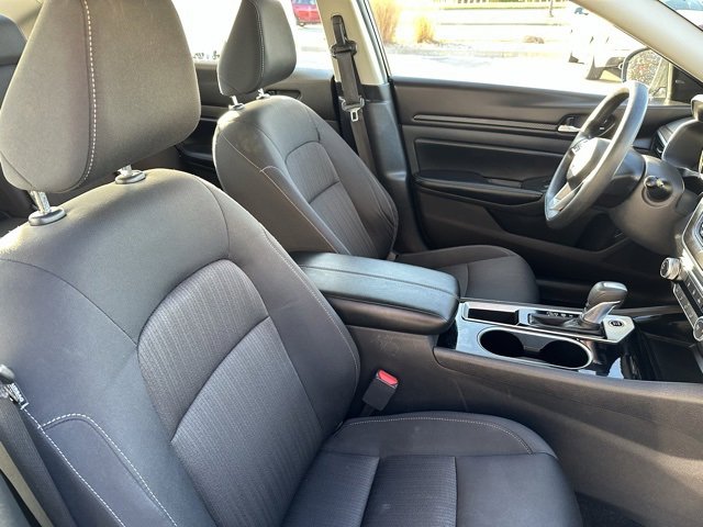 Used 2024 Nissan Altima 2.5 SV image 14