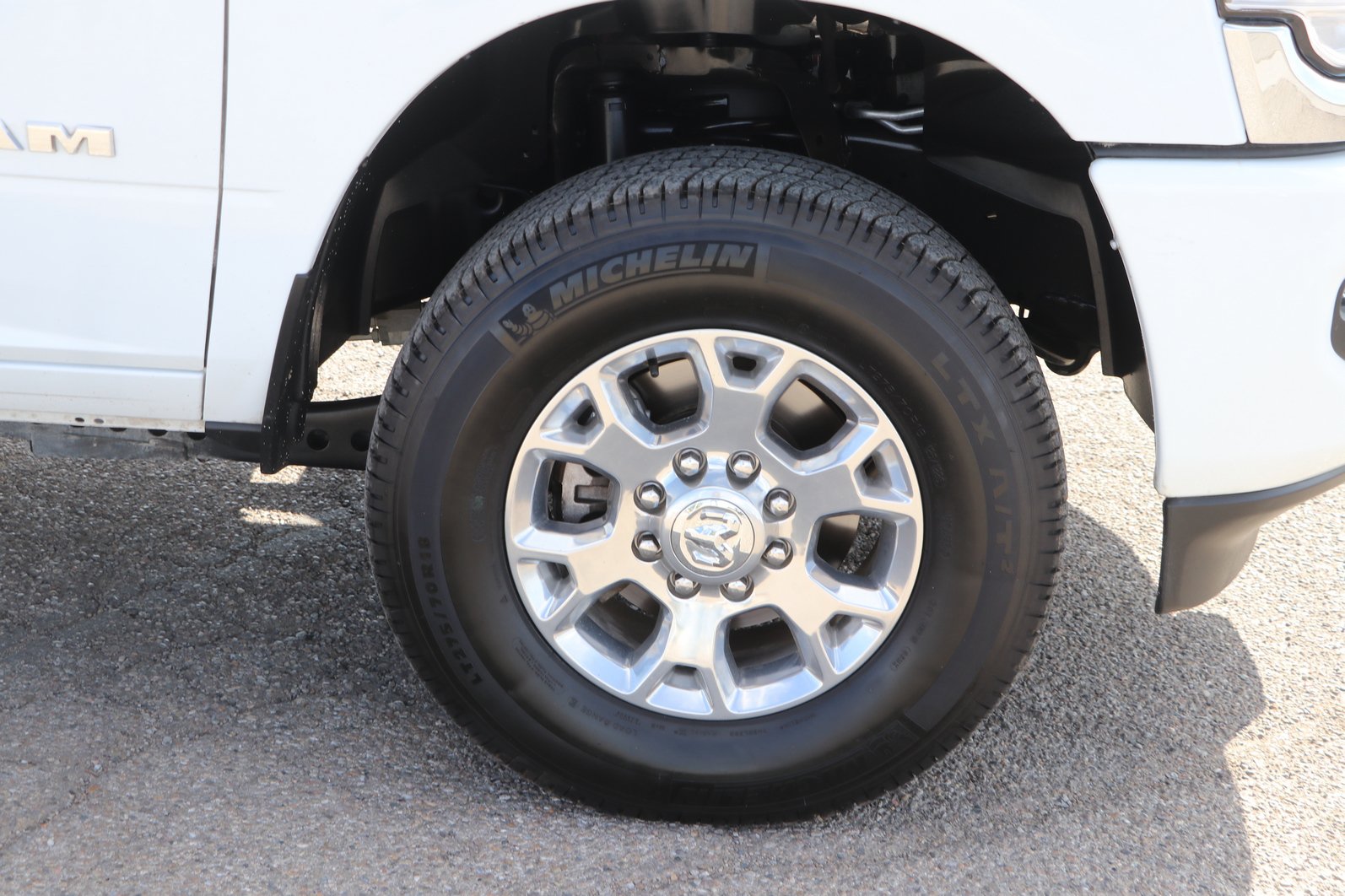 Used 2024 RAM 2500 Laramie w/ Safety Group AWD/4WD image 9