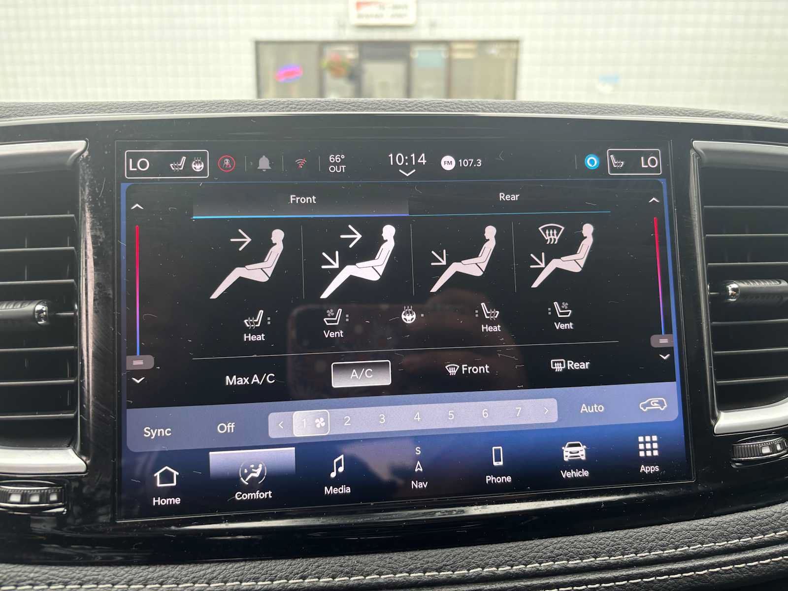 Used 2025 Chrysler Pacifica Limited FWD image 26