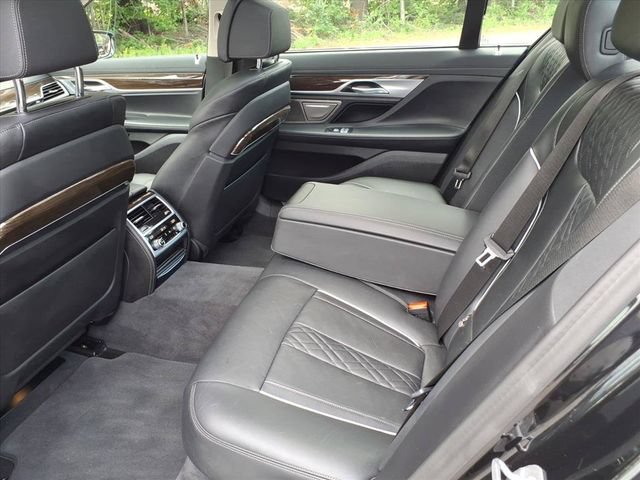 Used 2021 BMW 740i xDrive w/ Premium Package AWD/4WD image 16