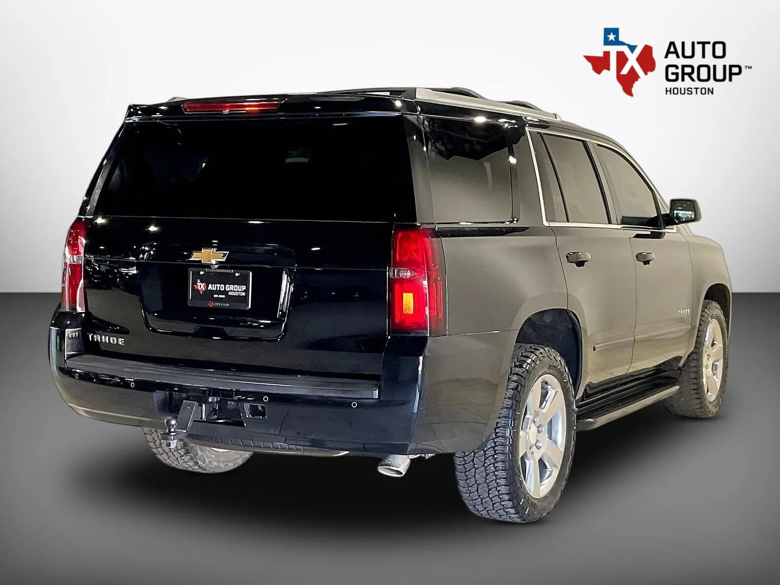 Used 2018 Chevrolet Tahoe LS w/ All-Season Package RWD image 5
