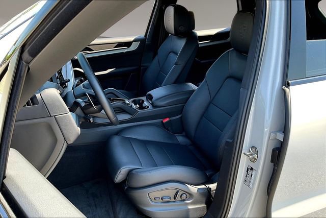 Used 2026 Porsche Cayenne image 20