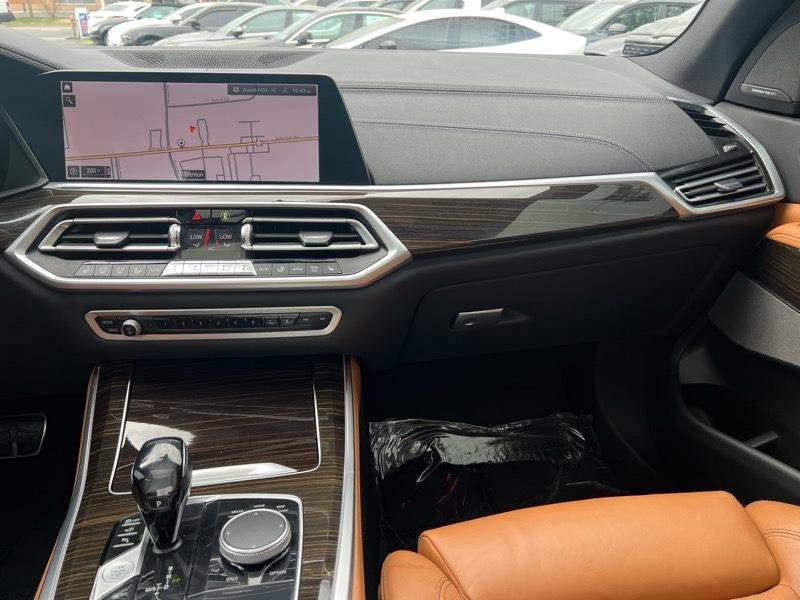 Used 2021 BMW X5 xDrive40i w/ M Sport Package AWD/4WD image 14