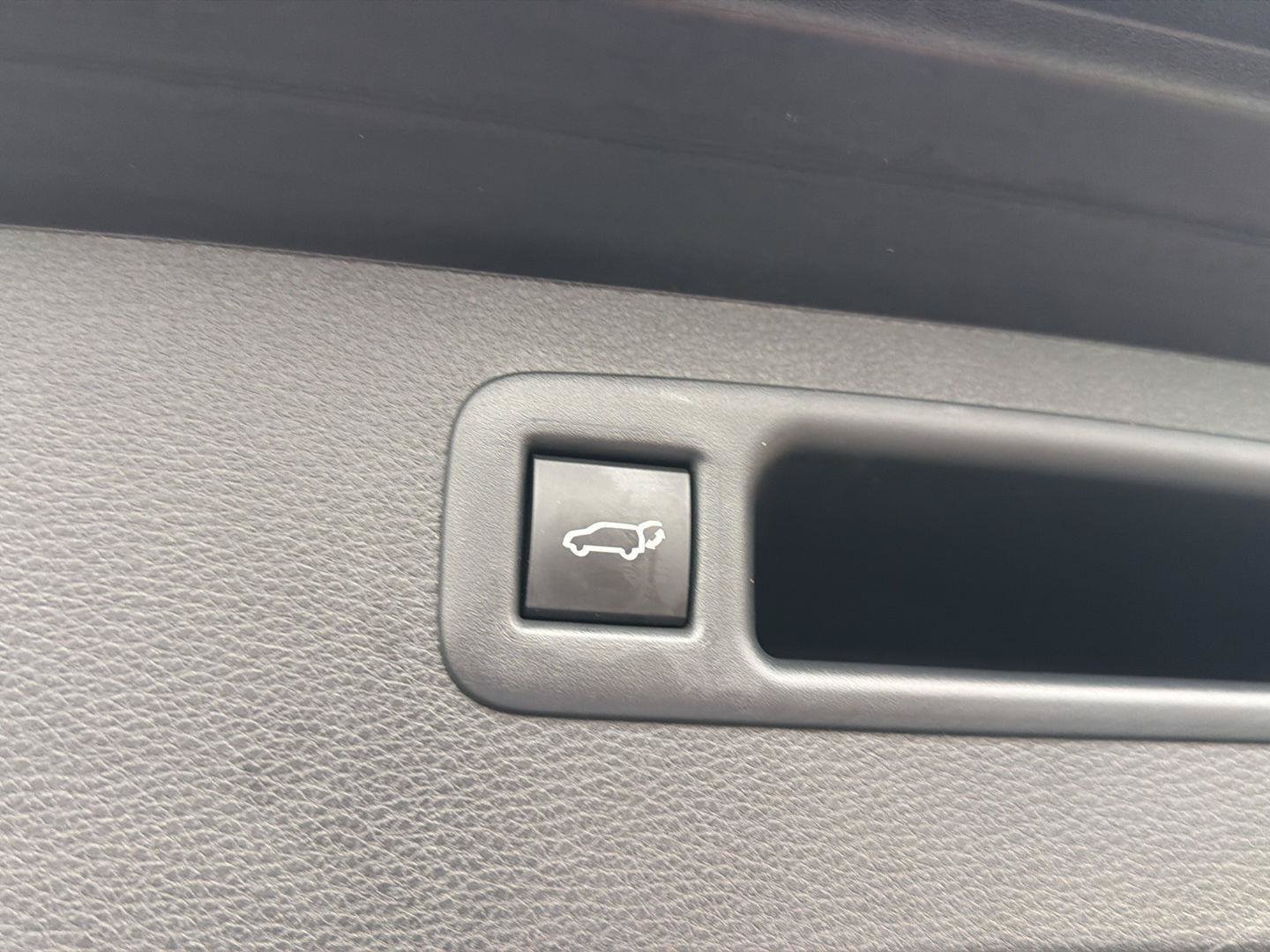 Certified 2025 Toyota Highlander XLE FWD image 36