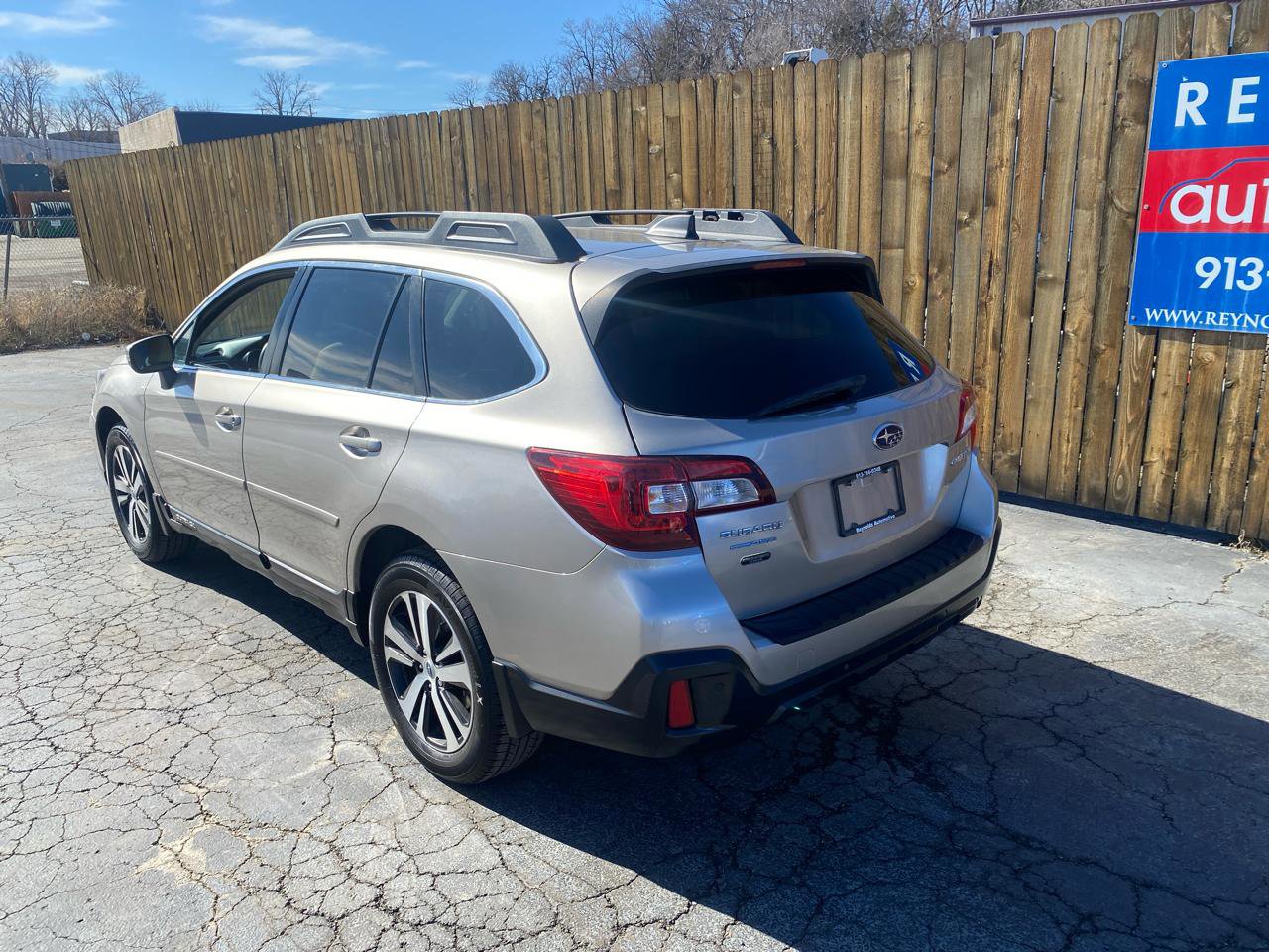 Used 2018 Subaru Outback 2.5i Limited AWD/4WD image 8