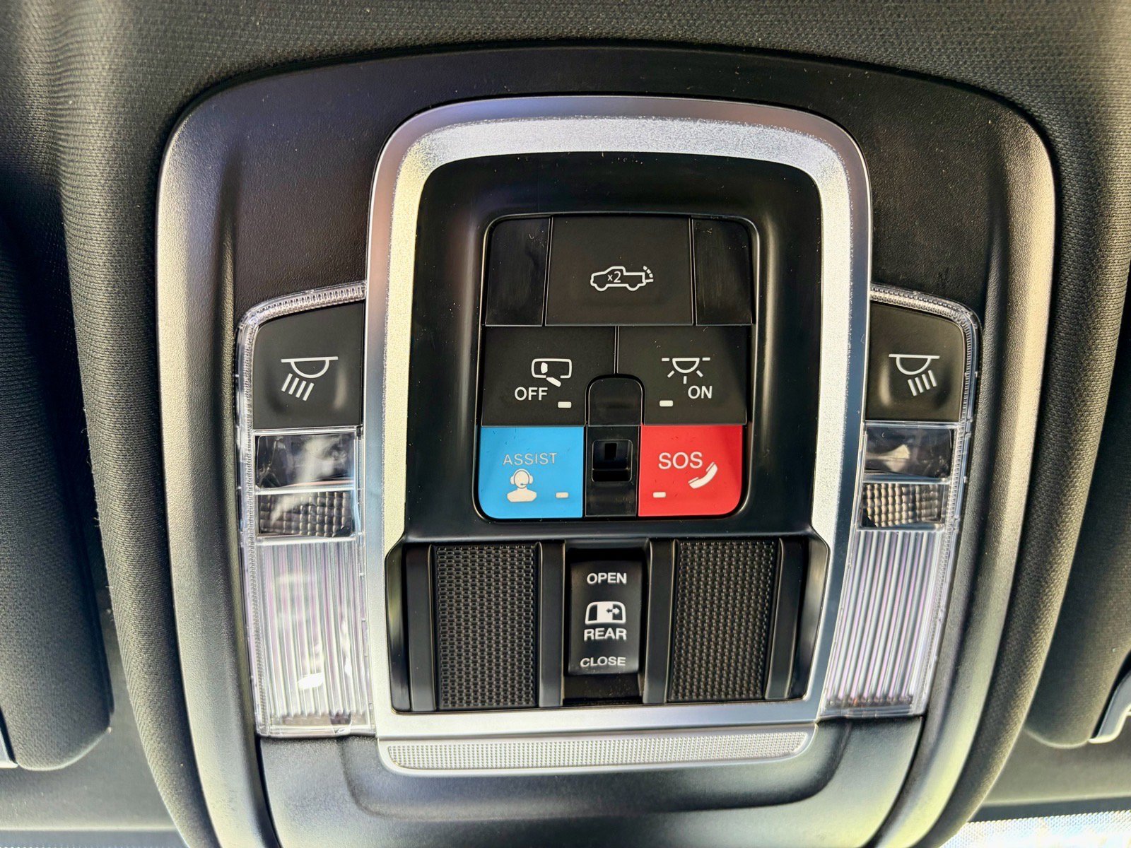 New 2026 RAM 3500 Laramie AWD/4WD image 30