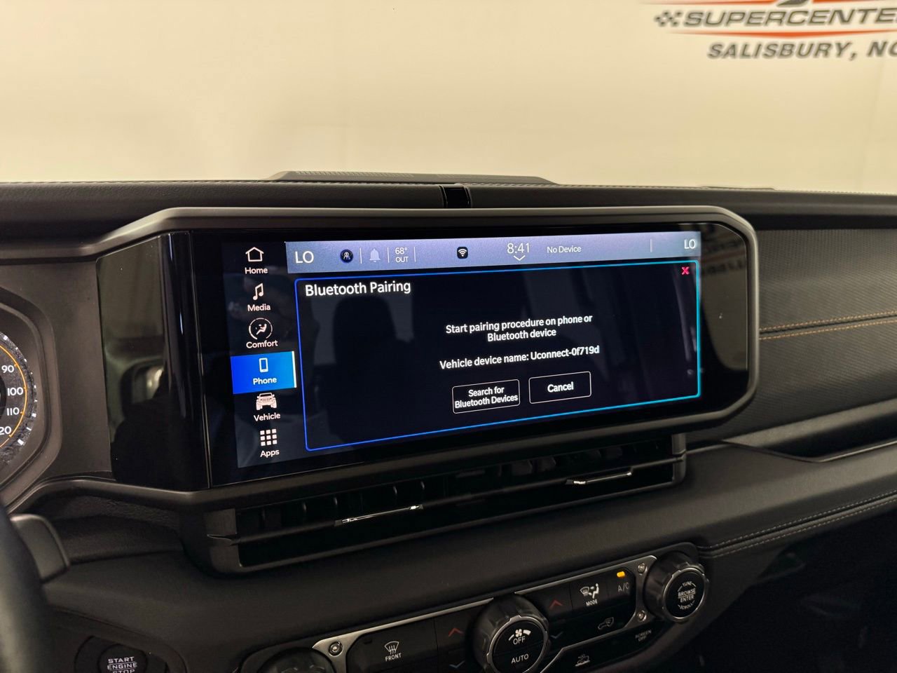 Used 2024 Jeep Gladiator Mojave AWD/4WD image 18