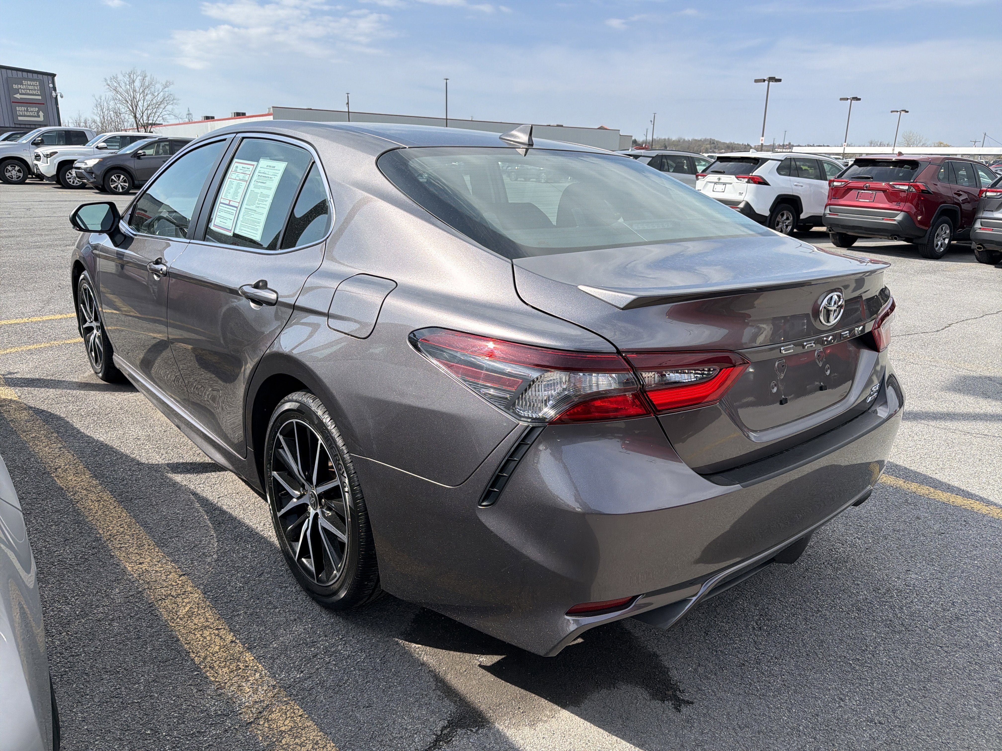 Used 2024 Toyota Camry SE AWD/4WD image 5