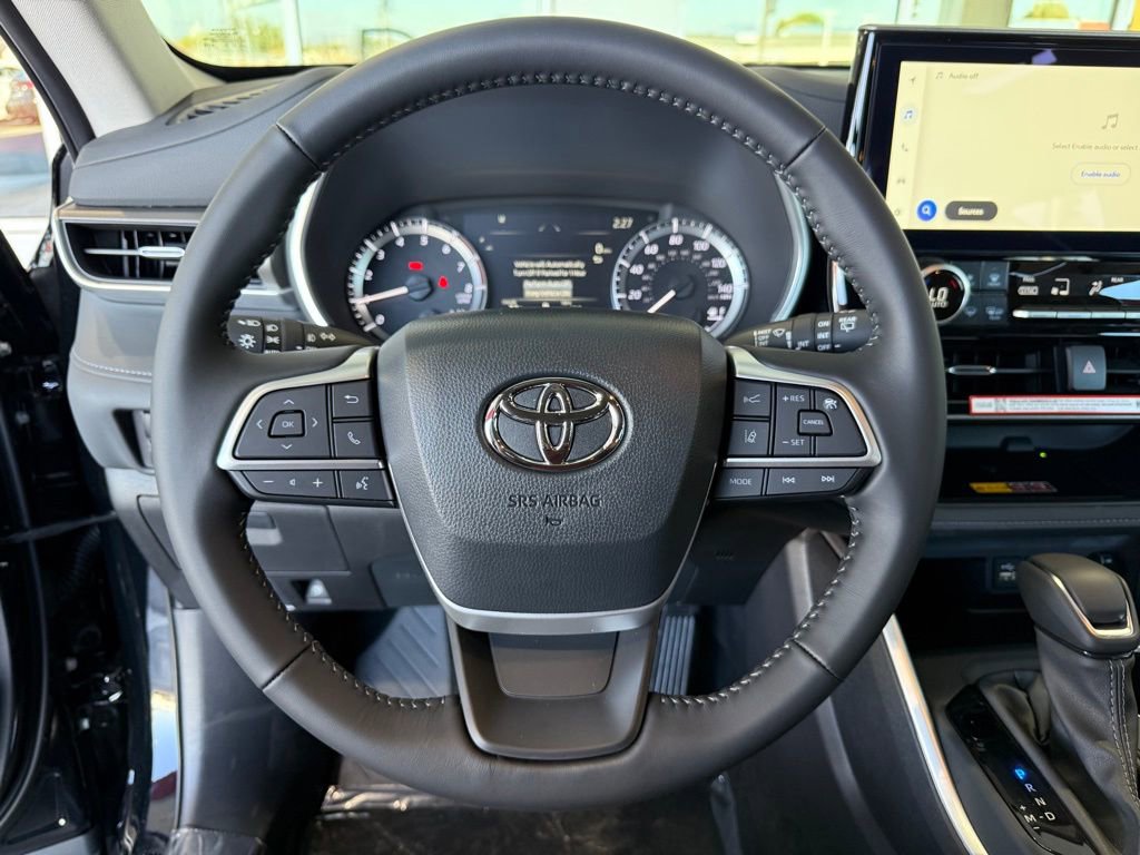 New 2025 Toyota Highlander XLE image 20
