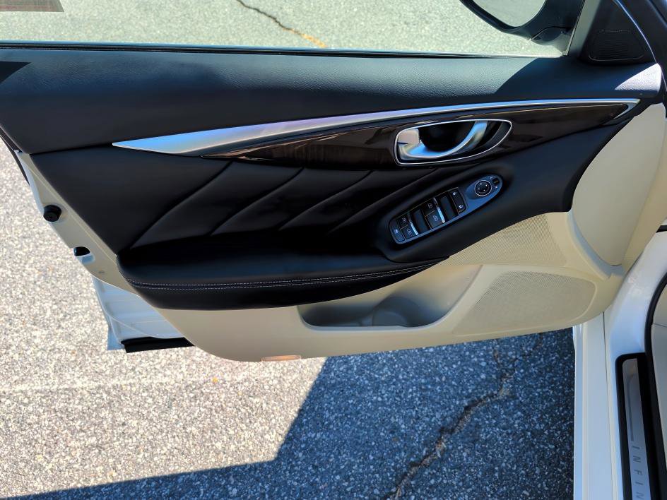 Used 2018 INFINITI Q50 Luxe w/ Essential Package (3.0T Luxe) RWD image 16