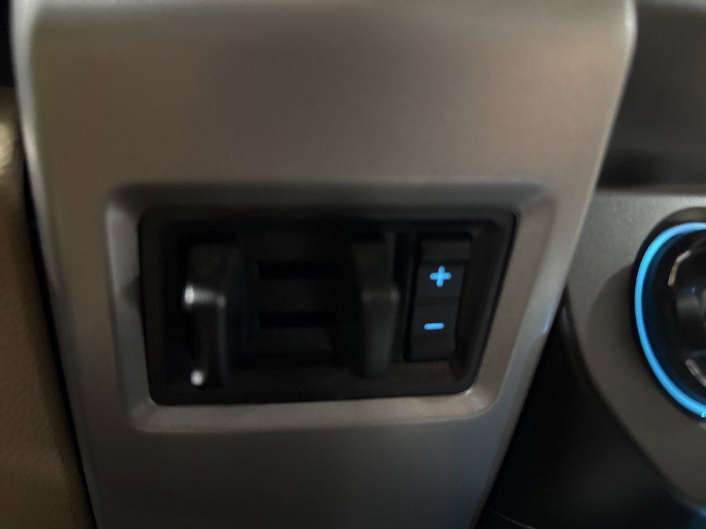 Used 2021 Ford F250 Lariat w/ FX4 Off-Road Package image 37