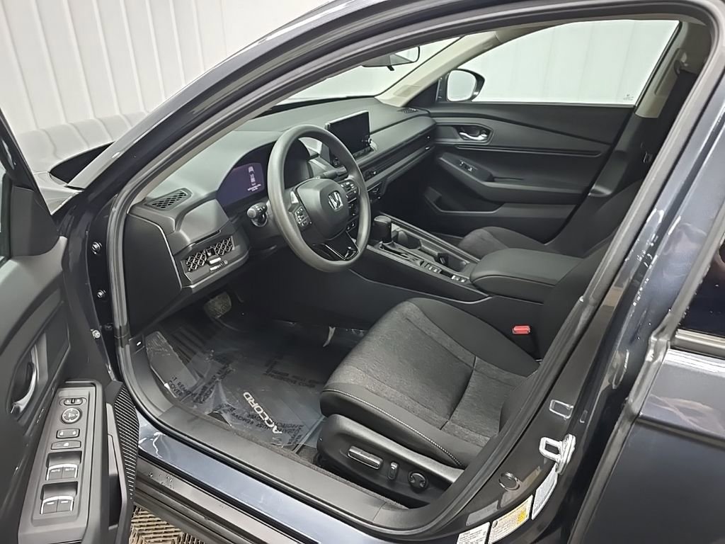Certified 2025 Honda Accord SE image 29