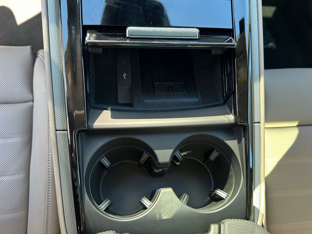 Used 2026 Porsche Panamera 4 image 24