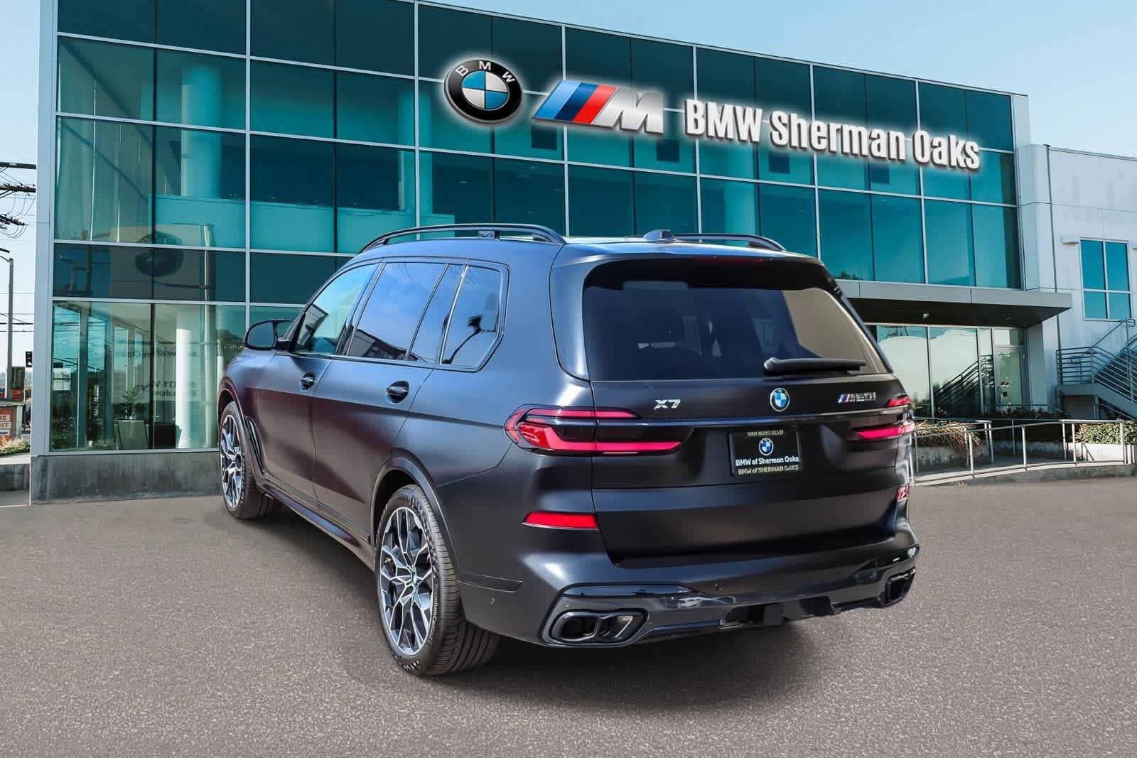 Certified 2024 BMW X7 M60i w/ Executive Package AWD/4WD image 6