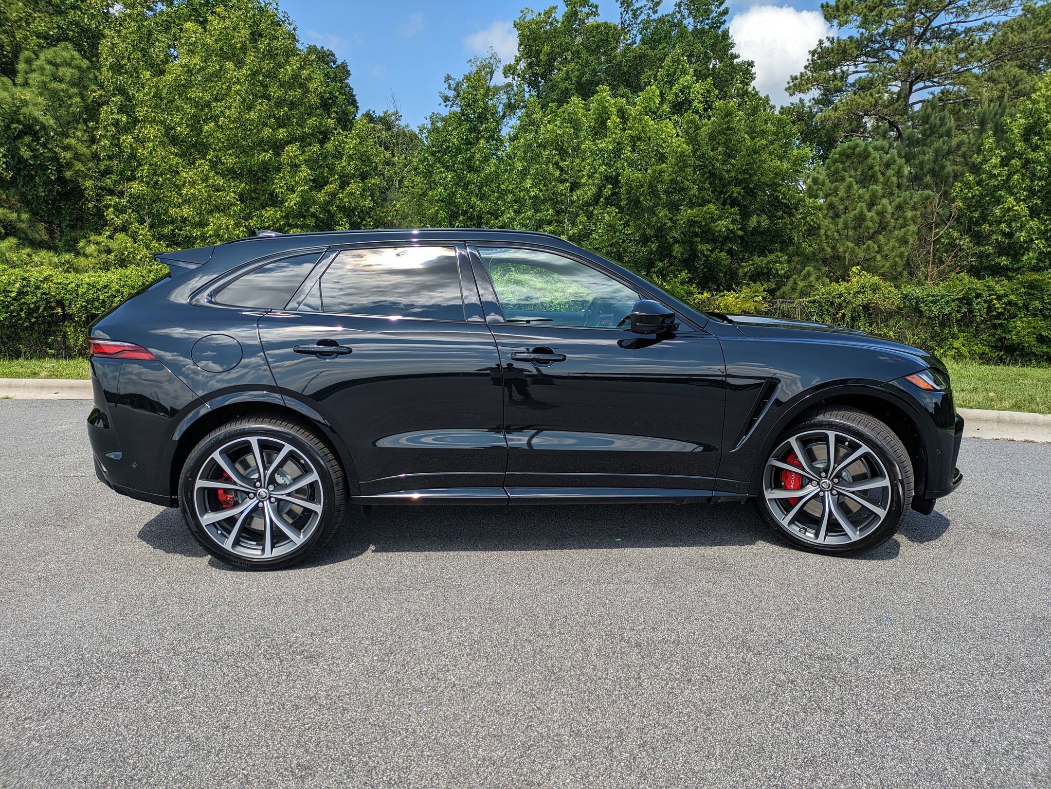 New 2026 Jaguar F-PACE SVR 575 Edition image 5