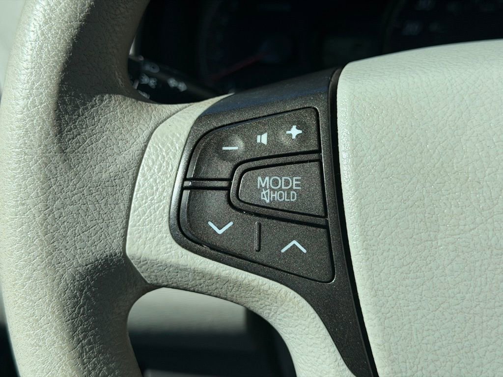 Used 2012 Toyota Sienna LE w/ Towing Pkg image 16