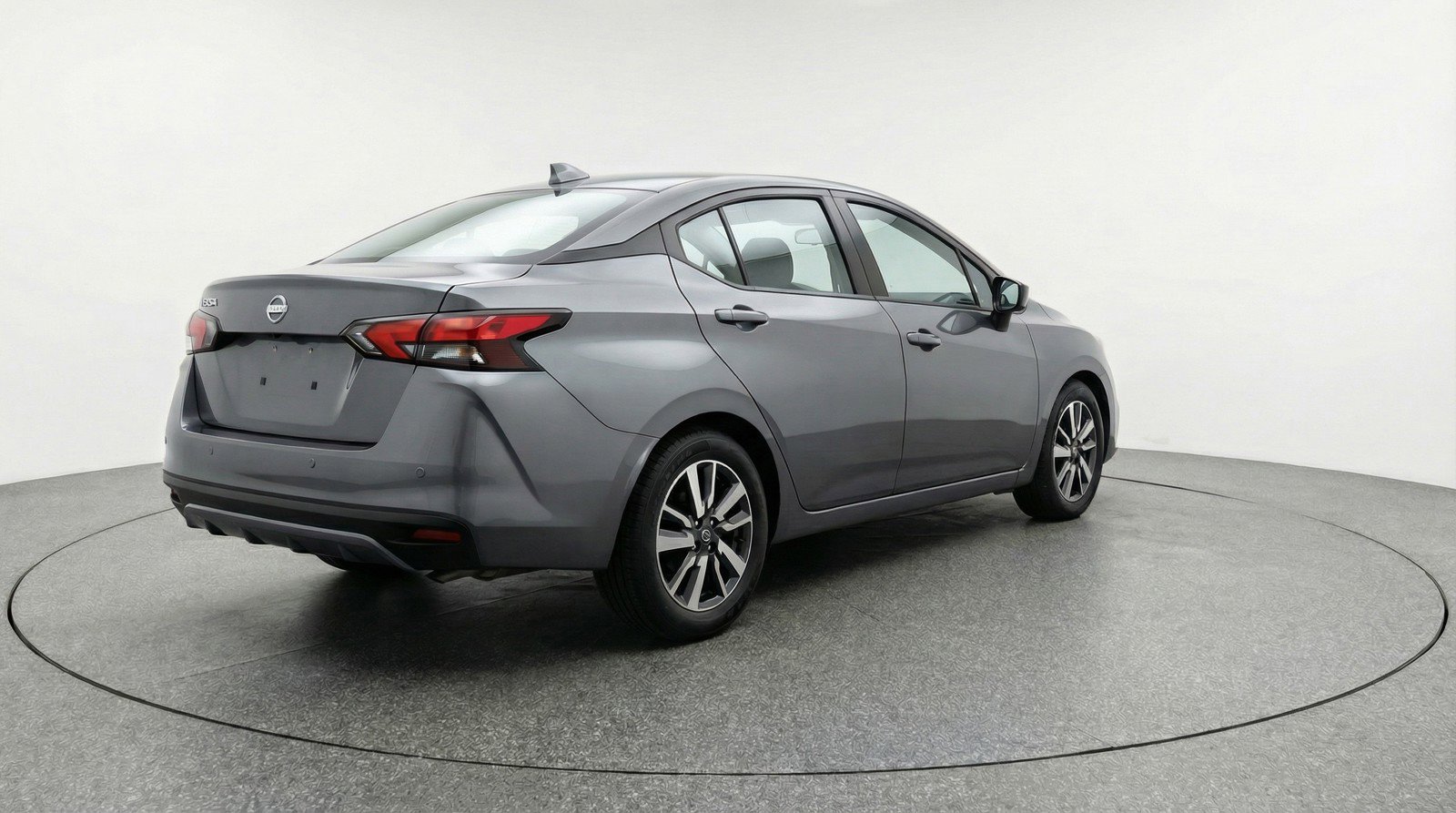 Used 2025 Nissan Versa SV image 9