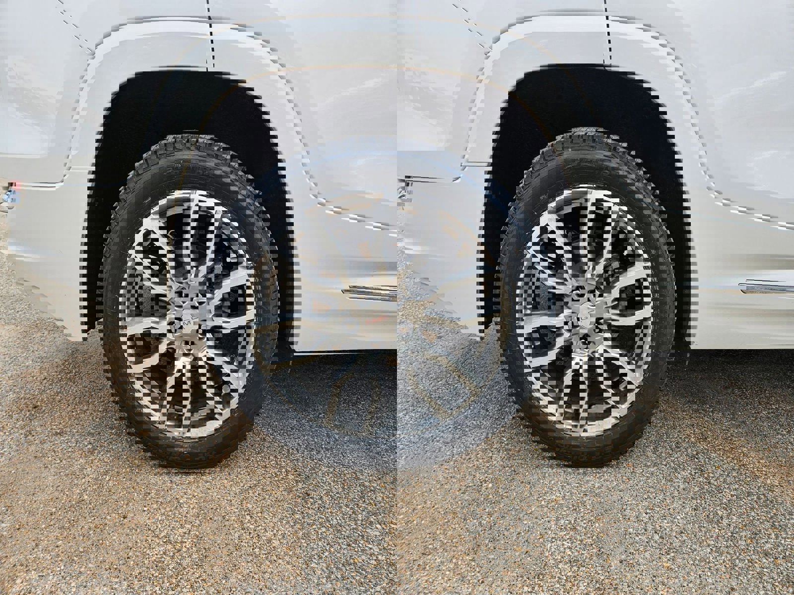 Used 2024 GMC Terrain Denali w/ Denali Premium Package image 31