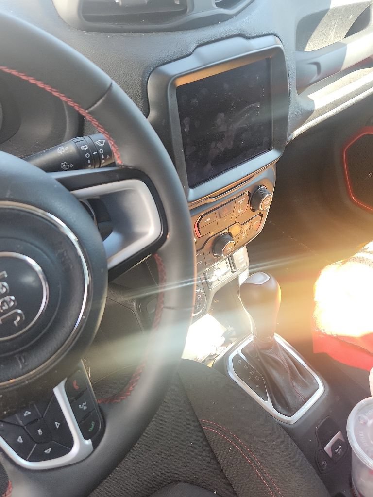 Used 2023 Jeep Renegade Trailhawk AWD/4WD image 9