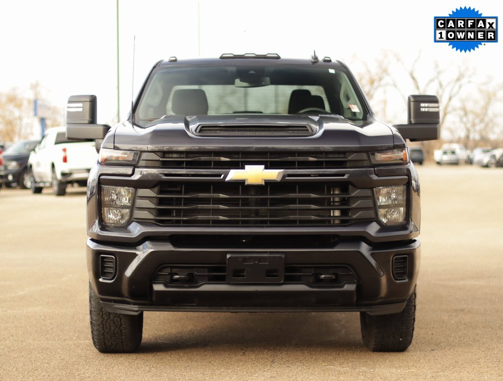 Used 2024 Chevrolet Silverado 2500 Custom w/ Custom Value Package image 2