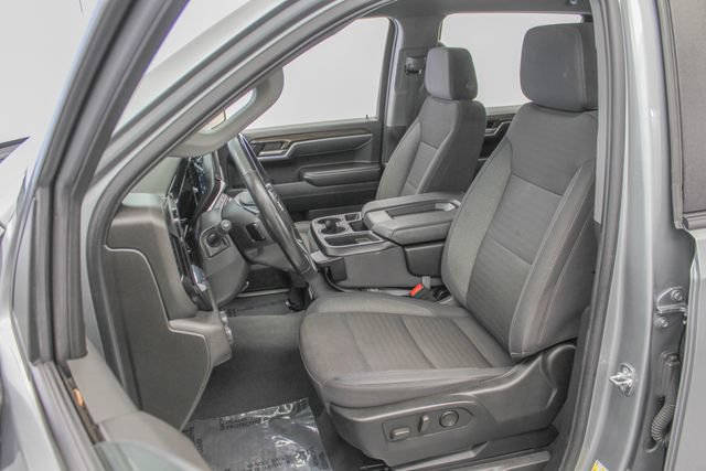 Used 2025 Chevrolet Silverado 1500 LT AWD/4WD image 16