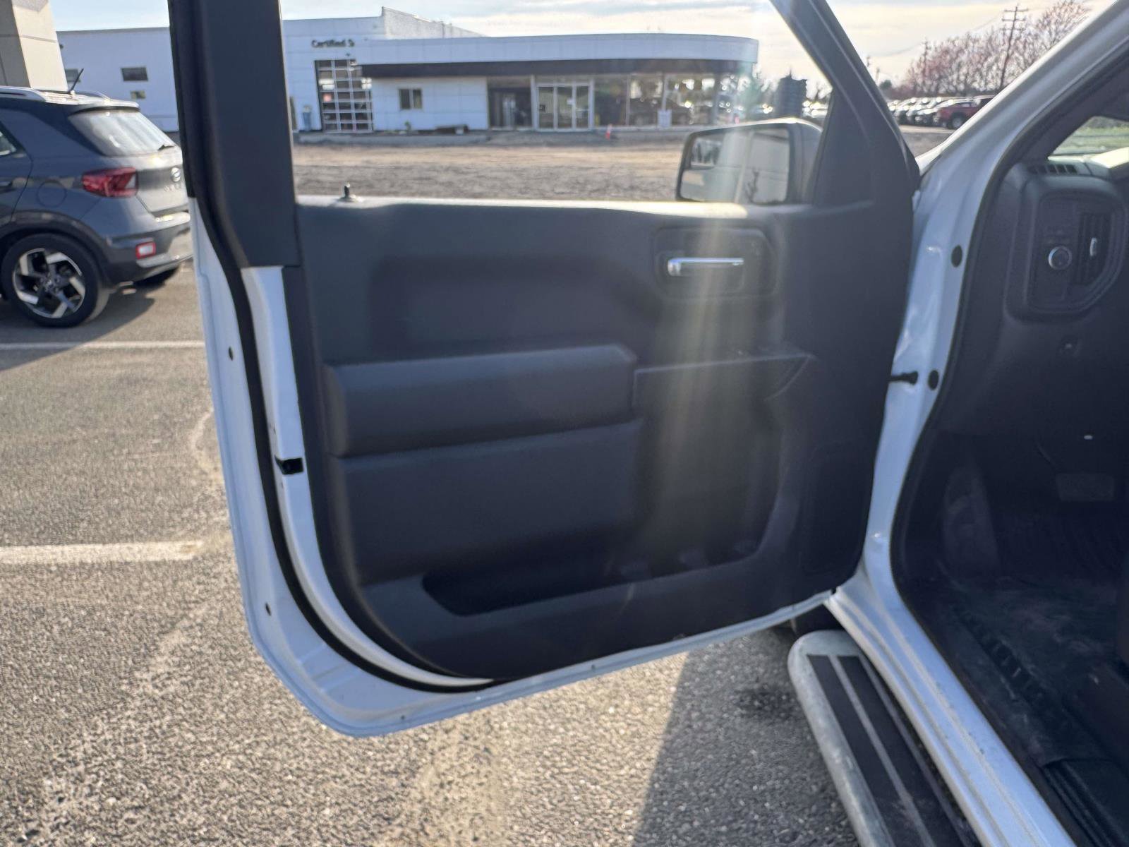 Used 2025 Chevrolet Silverado 1500 W/T image 18