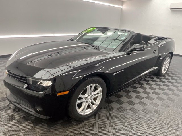 Used 2015 Chevrolet Camaro LT RWD image 2