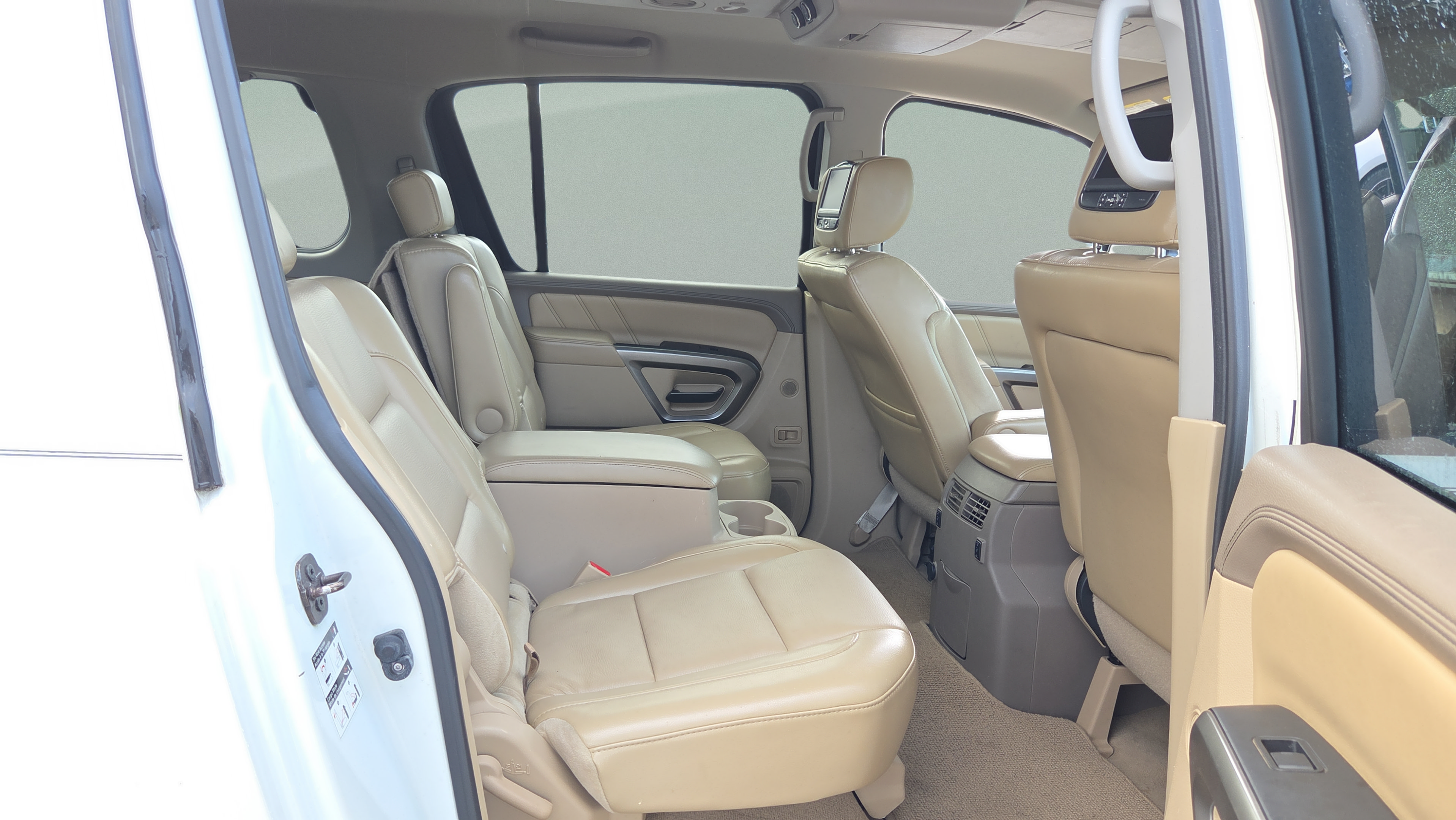 Used 2015 Nissan Armada Platinum w/ 2nd Row Captain Seat Package RWD image 14