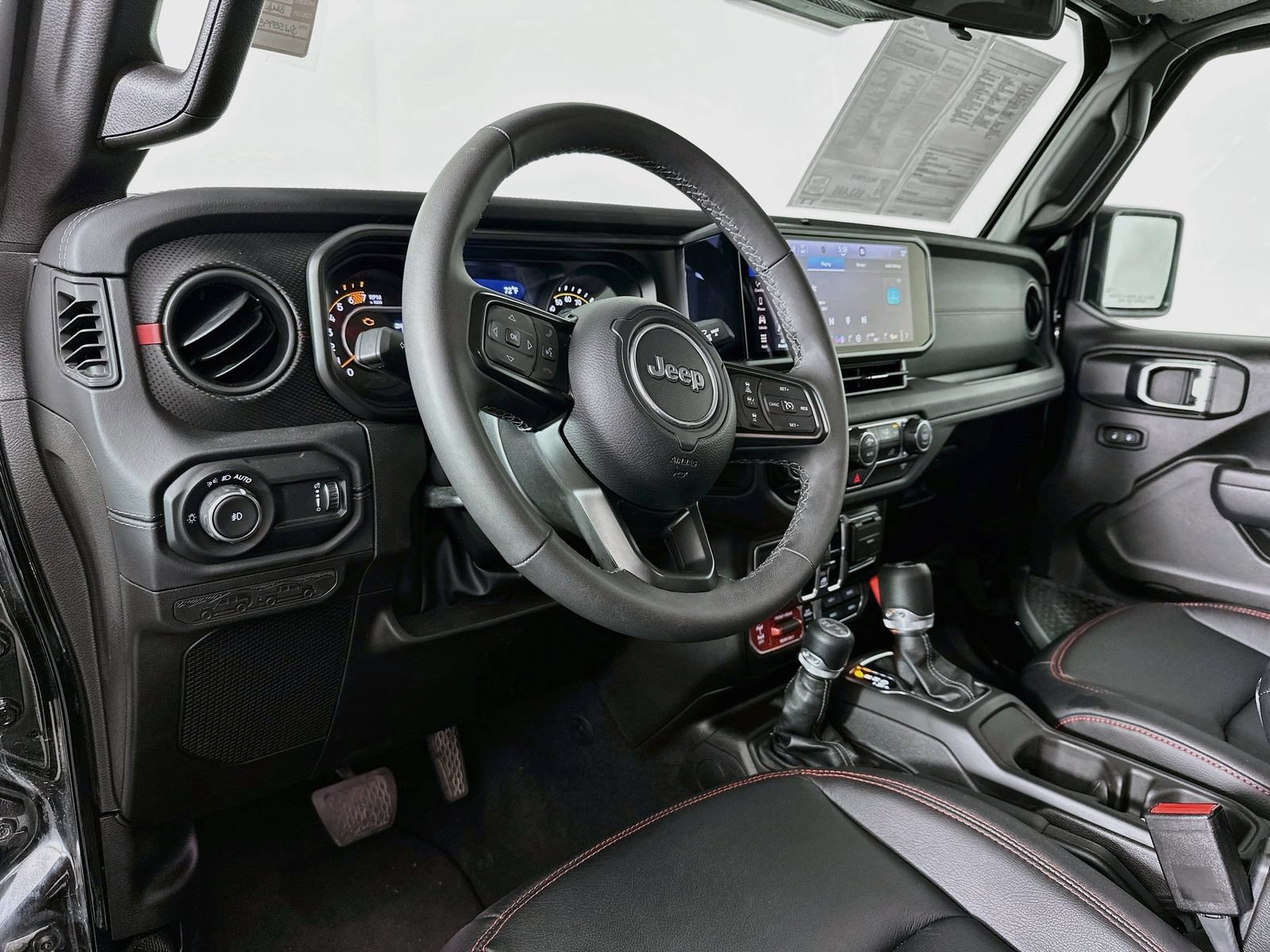 Used 2025 Jeep Wrangler Unlimited Rubicon AWD/4WD image 10