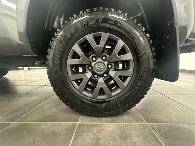 Used 2021 Toyota Tacoma SR5 w/ Blackout Package (TMS) AWD/4WD image 13