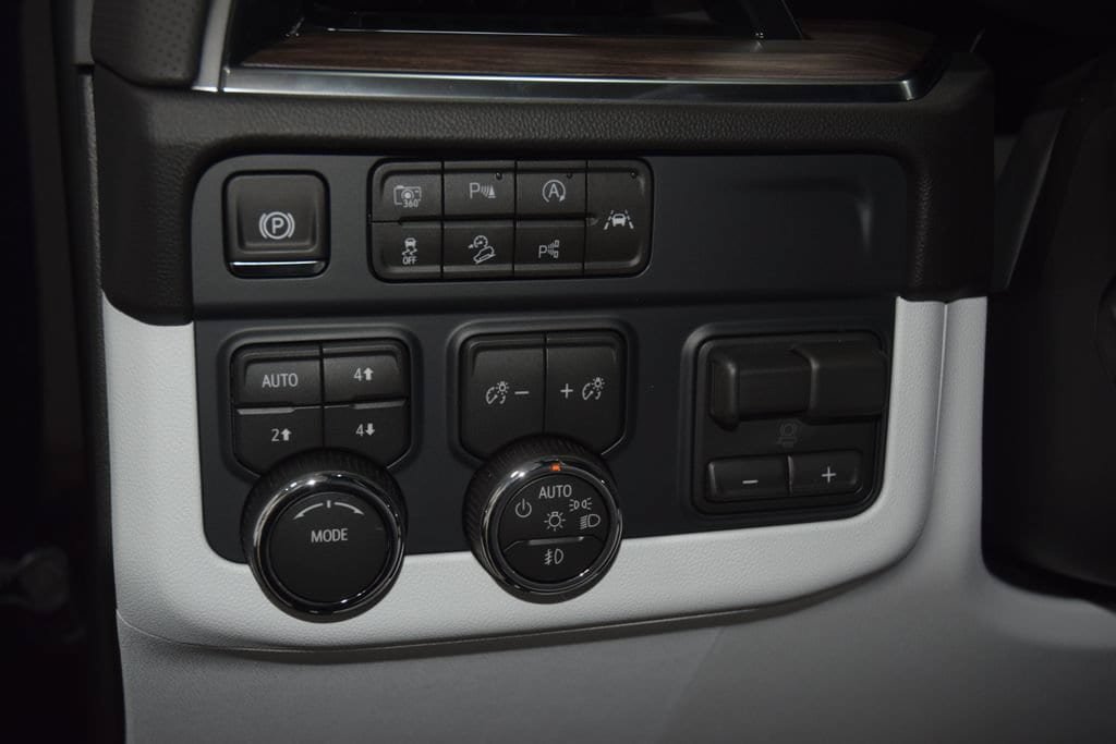 New 2026 Chevrolet Suburban Premier AWD/4WD image 37
