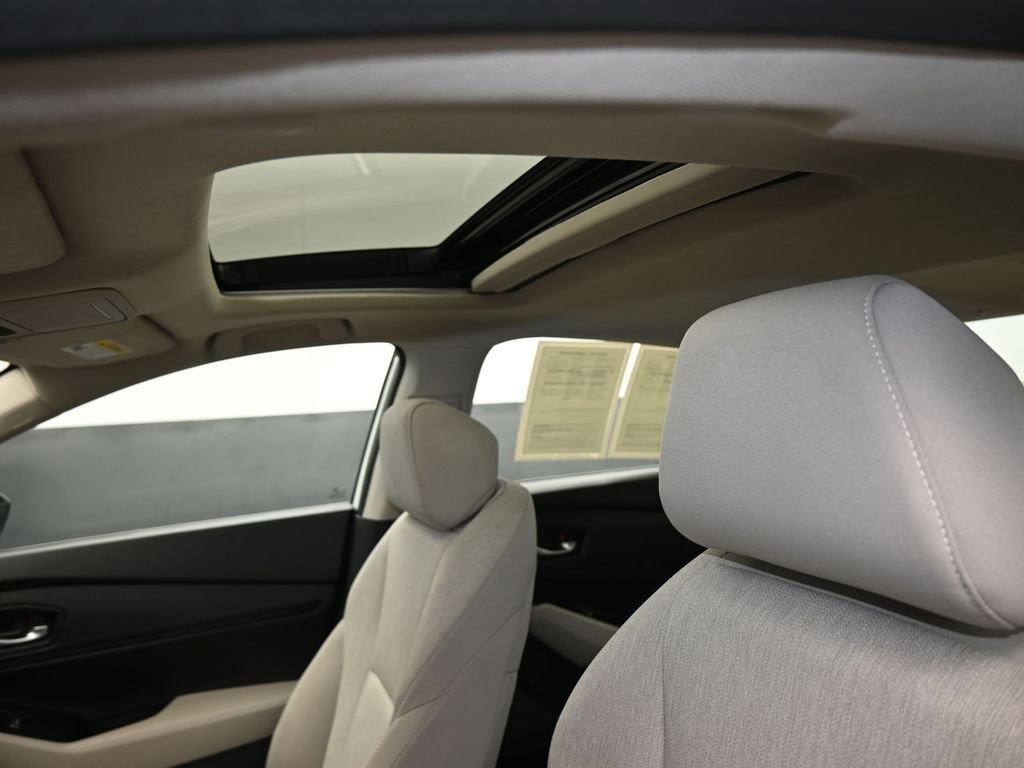 Used 2023 Honda Accord EX image 11