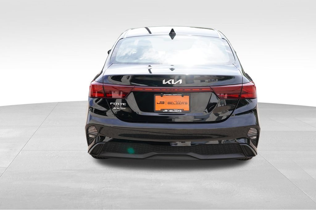 Certified 2024 Kia Forte LXS FWD image 6