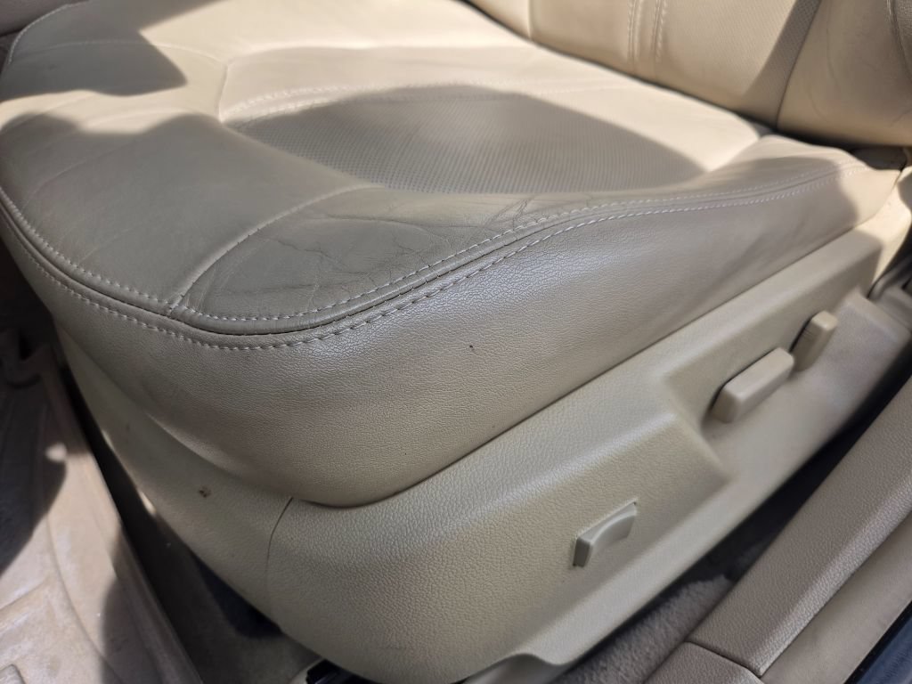 Used 2011 Cadillac CTS Luxury RWD image 16