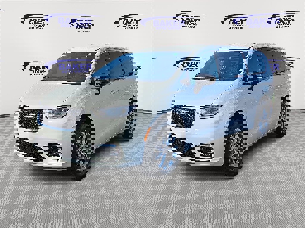 New 2026 Chrysler Pacifica Select image 7