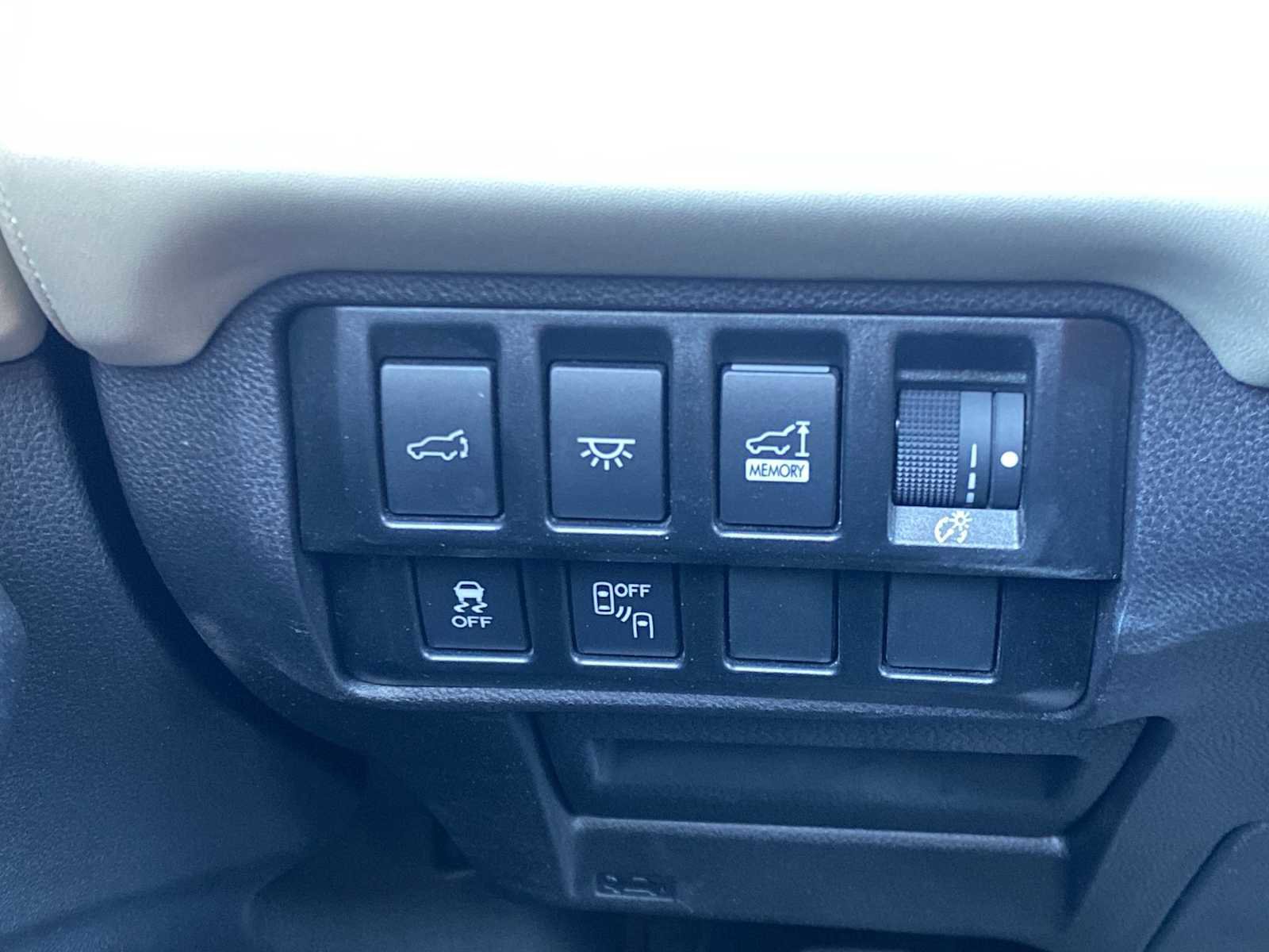 Used 2021 Subaru Ascent Limited w/ Technology Package image 22