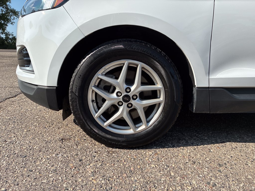 Used 2024 Ford Edge SEL AWD/4WD image 25
