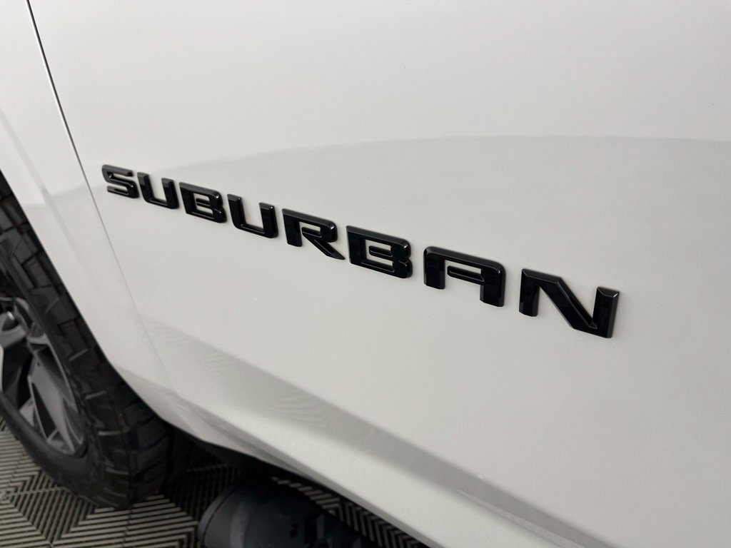 Used 2022 Chevrolet Suburban Z71 AWD/4WD image 15