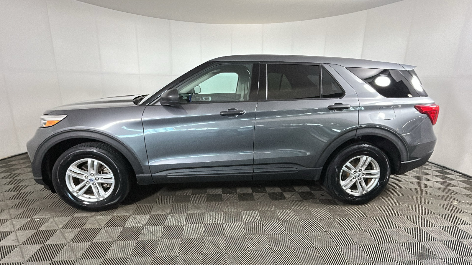 Used 2023 Ford Explorer 4WD image 6