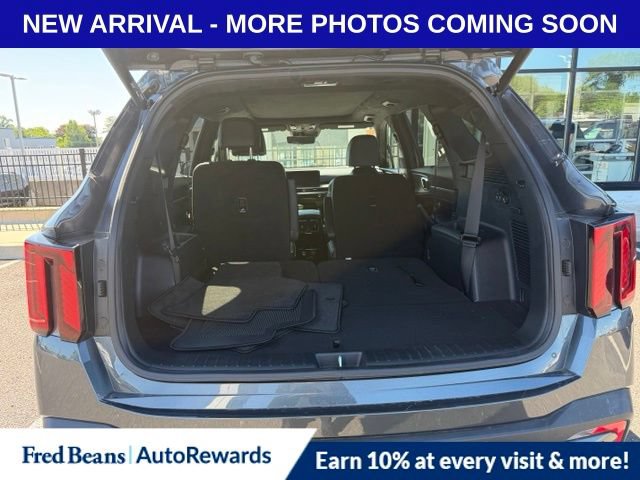Used 2025 Kia Sorento SX Prestige AWD/4WD image 8