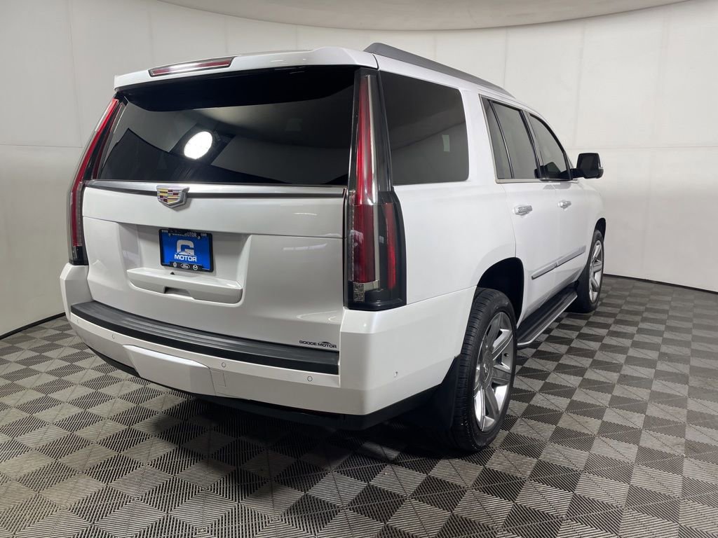 Used 2019 Cadillac Escalade Premium Luxury AWD/4WD image 7