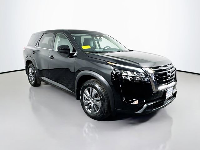 Used 2024 Nissan Pathfinder S image 10