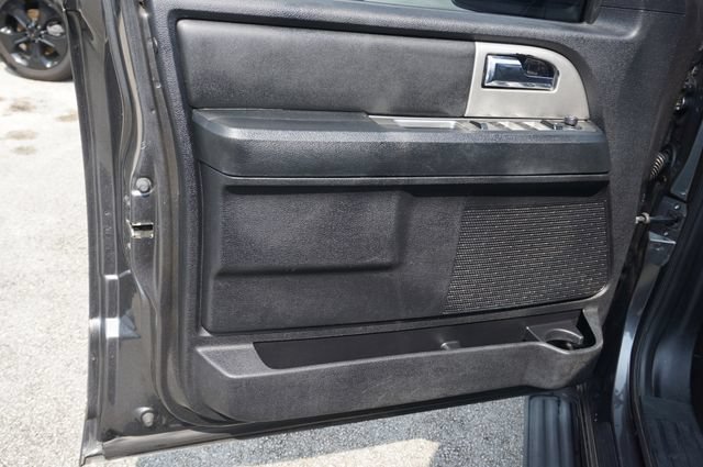 Used 2017 Ford Expedition EL XLT w/ Equipment Group 201A RWD image 26
