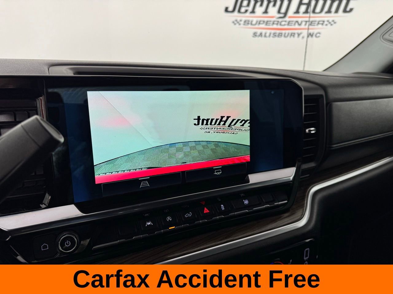 Used 2024 Chevrolet Silverado 1500 LT image 3