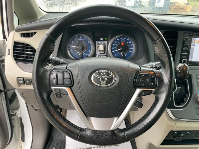 Used 2019 Toyota Sienna XLE FWD image 25
