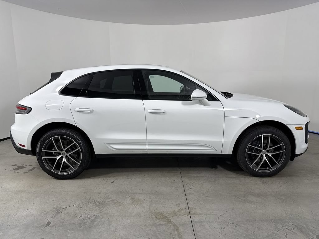 New 2026 Porsche Macan AWD/4WD image 8