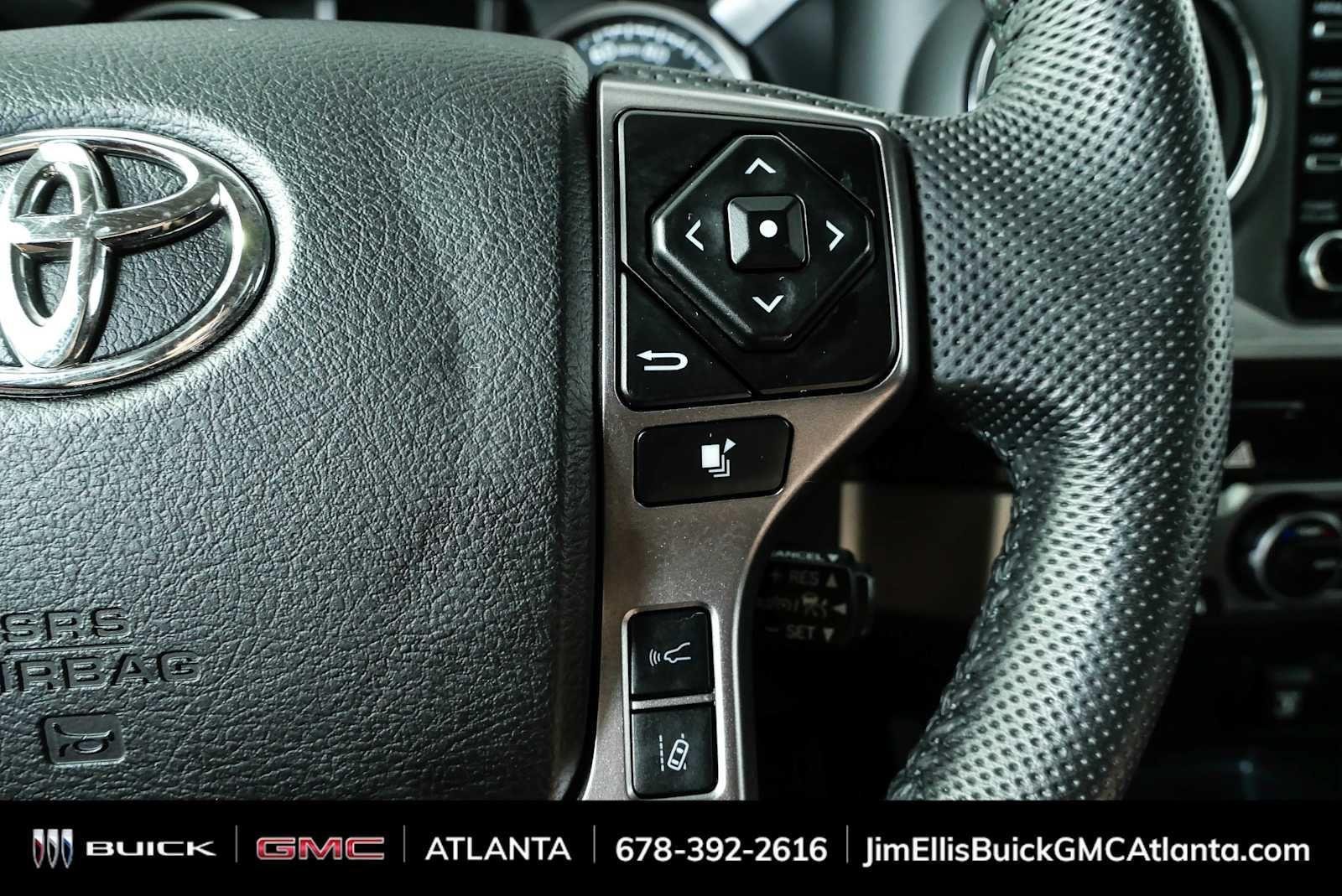 Used 2022 Toyota Tacoma SR5 AWD/4WD image 11